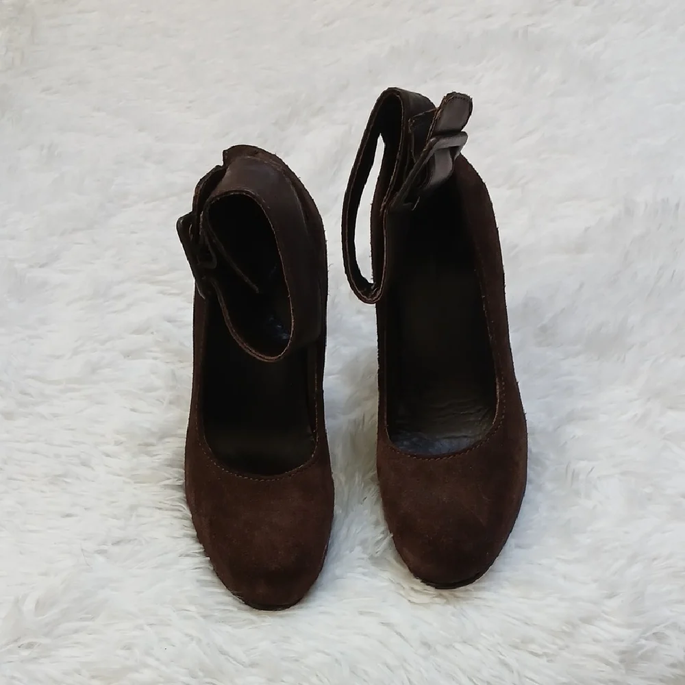 L.L. Bean Dark Brown Women's Ankle Strap‎  Heels Size 6.5 M